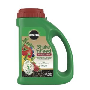 Miracle-Gro Shake 'N Feed Tomato, Fruit & Vegetable Plant Food, Plant Fertilizer, 4.5 lbs.